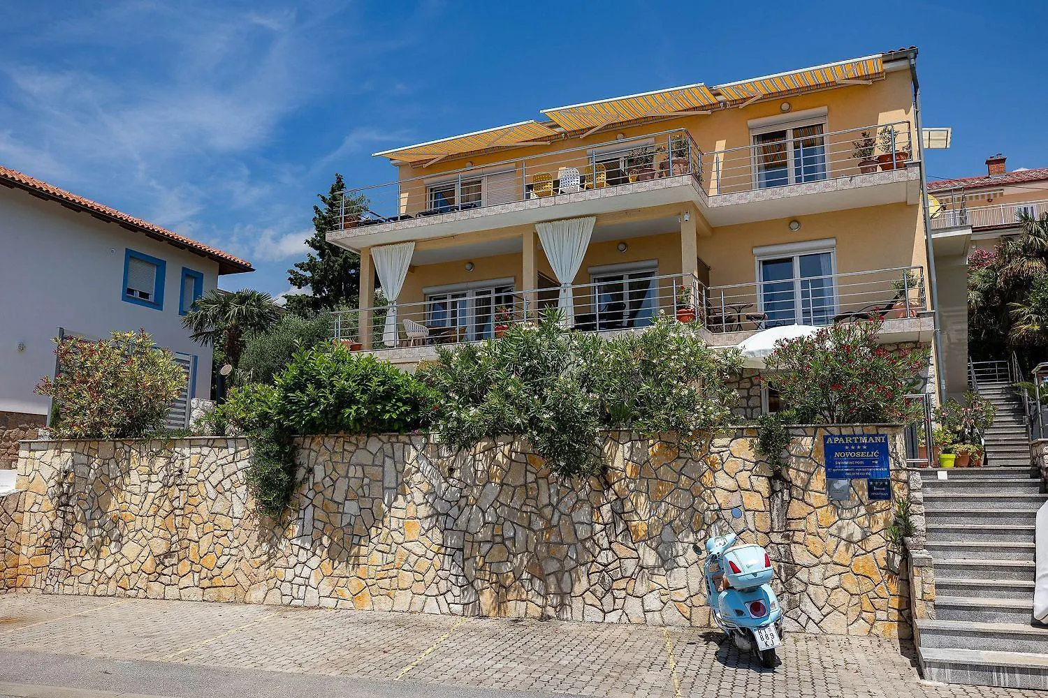 Traumhaftes Penthouse Nur 400 Meter Zum Strand Mit Meerblick, Pool, Spielplatz, Grill Dramalj Apartment