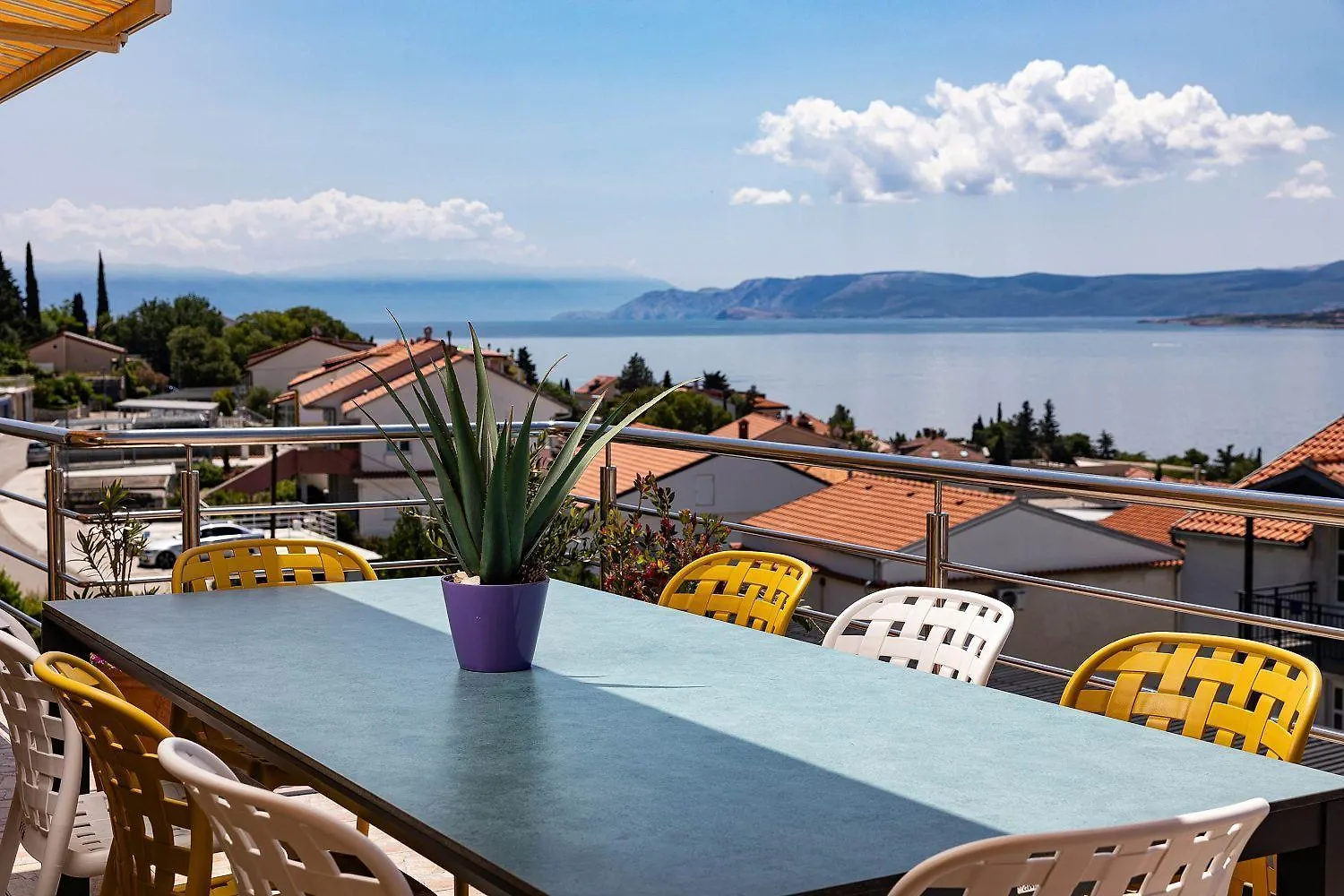 Traumhaftes Penthouse Nur 400 Meter Zum Strand Mit Meerblick, Pool, Spielplatz, Grill Dramalj 0*,  Croatia