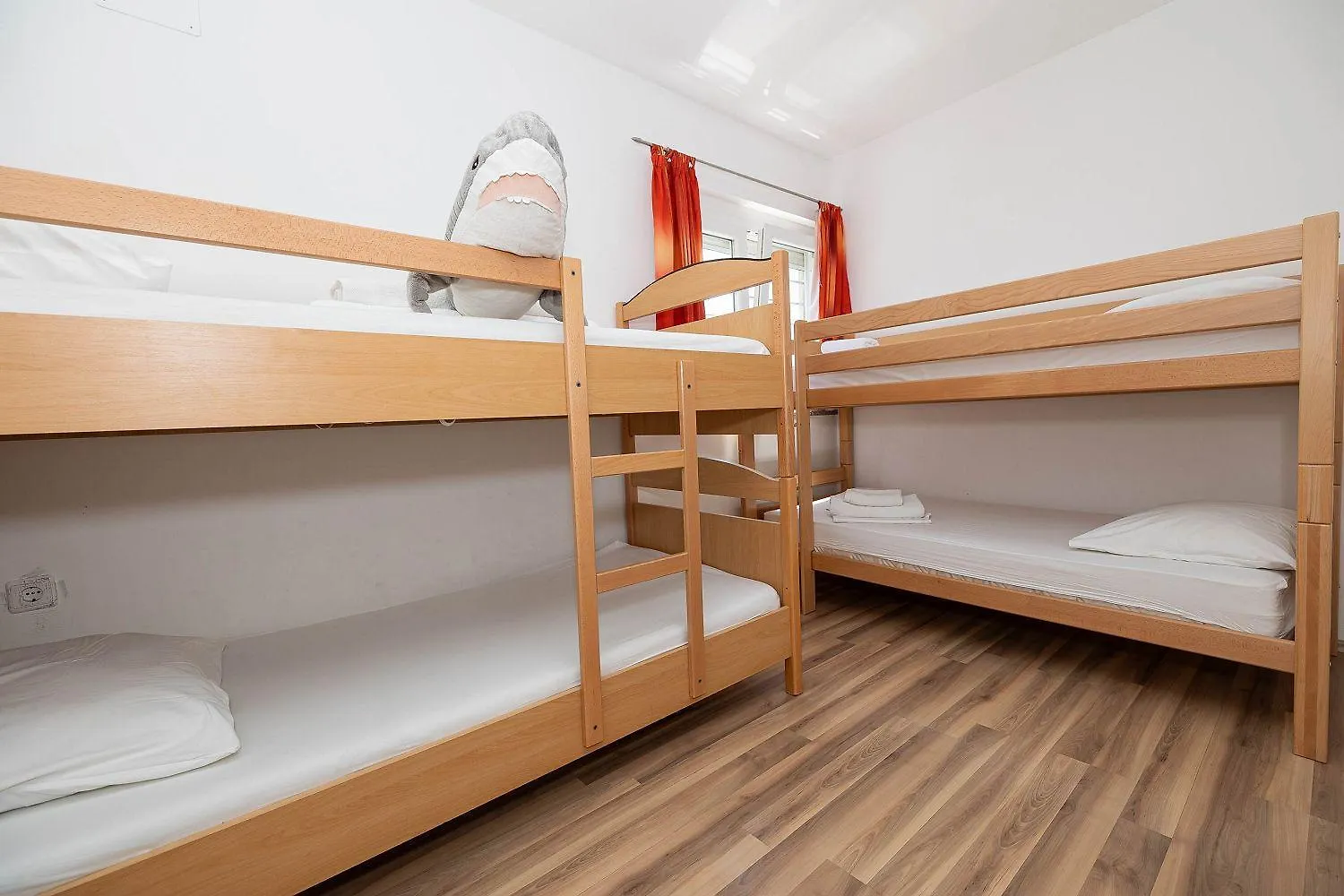 Traumhaftes Penthouse Nur 400 Meter Zum Strand Mit Meerblick, Pool, Spielplatz, Grill Dramalj