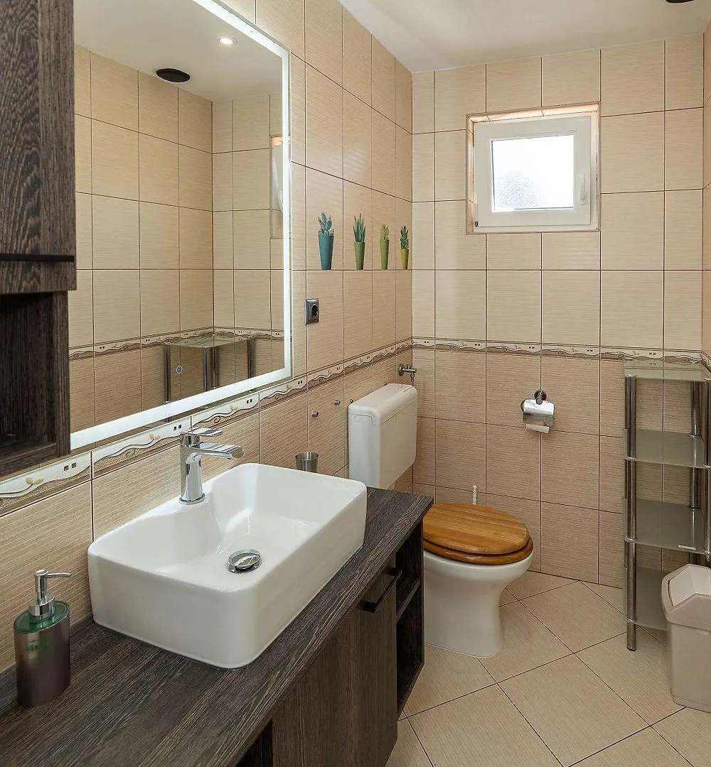 Traumhaftes Penthouse Nur 400 Meter Zum Strand Mit Meerblick, Pool, Spielplatz, Grill Dramalj 0*,