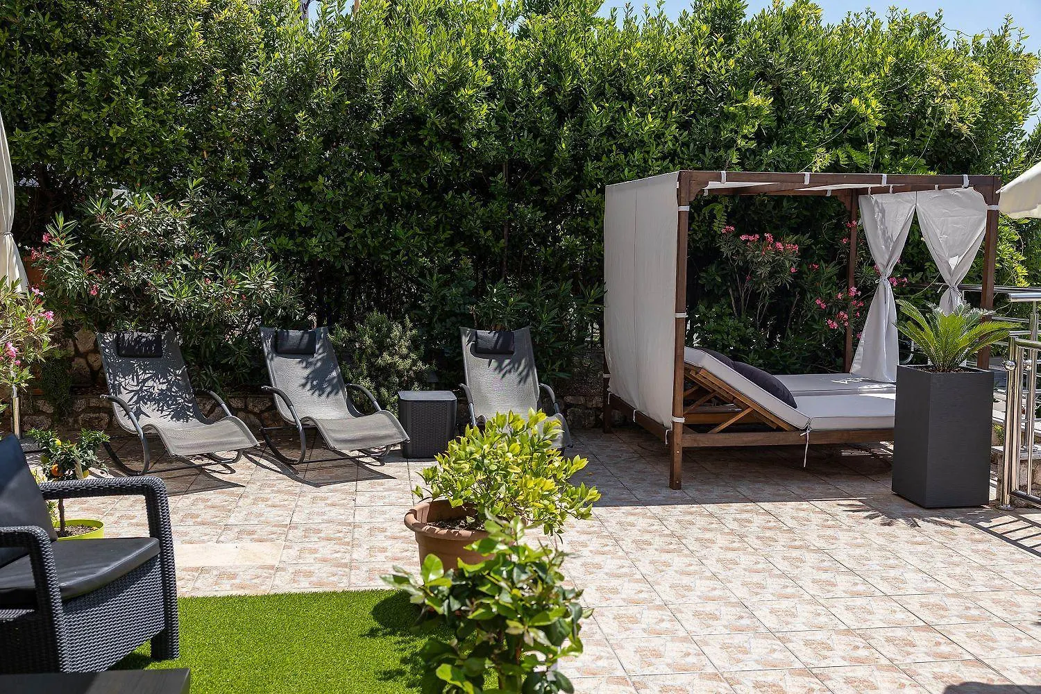 Traumhaftes Penthouse Nur 400 Meter Zum Strand Mit Meerblick, Pool, Spielplatz, Grill Dramalj