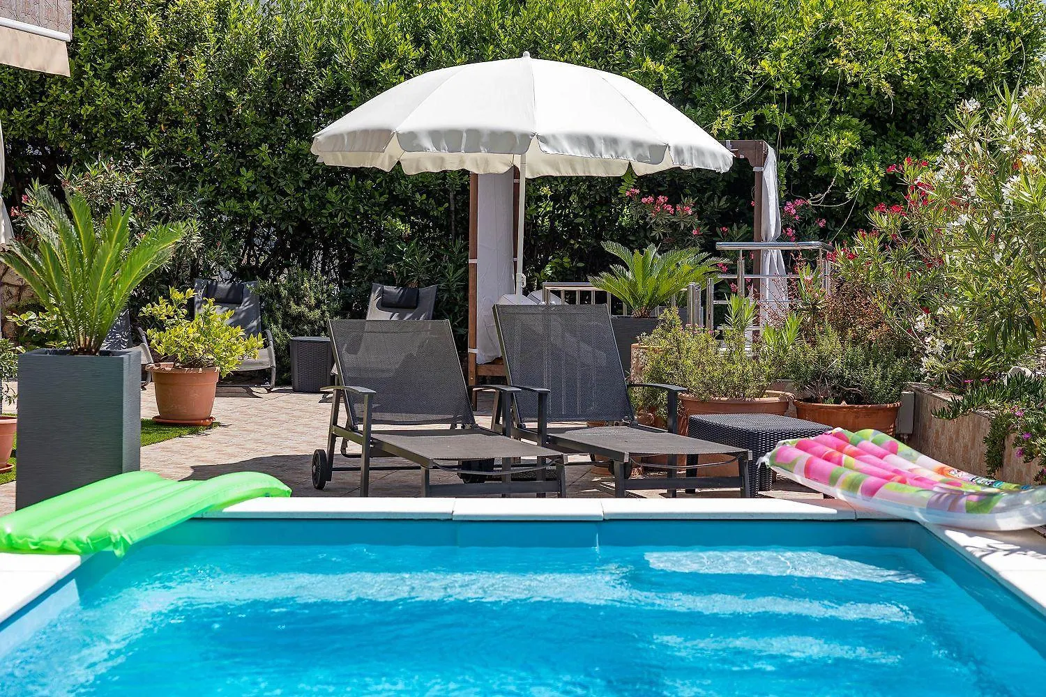 Apartment Traumhaftes Penthouse Nur 400 Meter Zum Strand Mit Meerblick, Pool, Spielplatz, Grill Dramalj